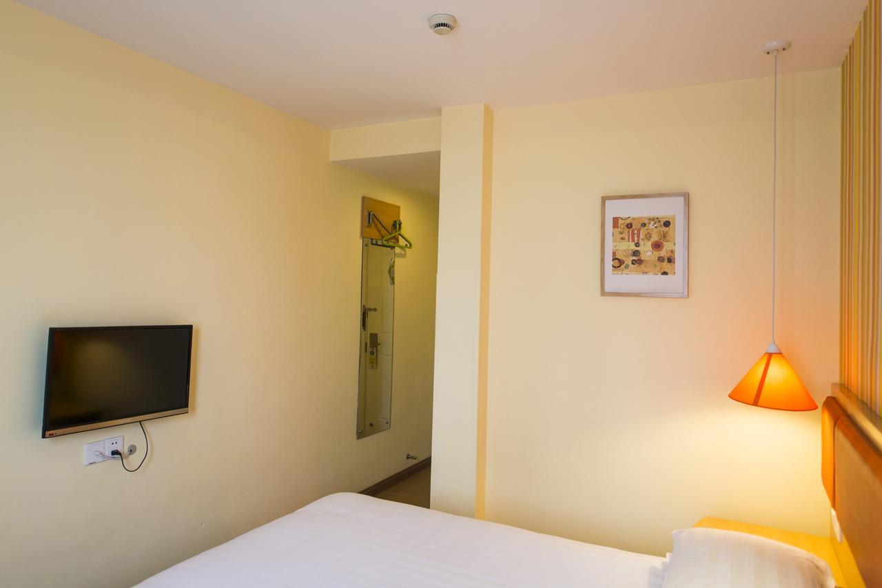 Home Inn Changchun Dajing Road Ouya Outlets Bagian luar foto
